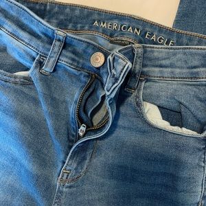 Lightly worn American eagle jeans!